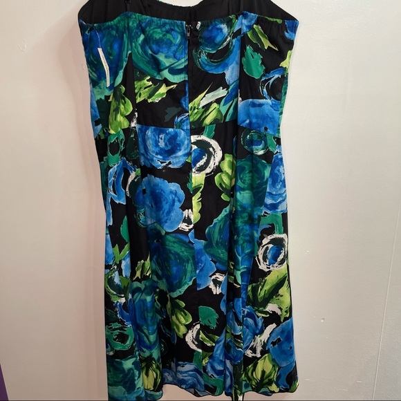 NWT Floral Dress - Picture 6 of 7